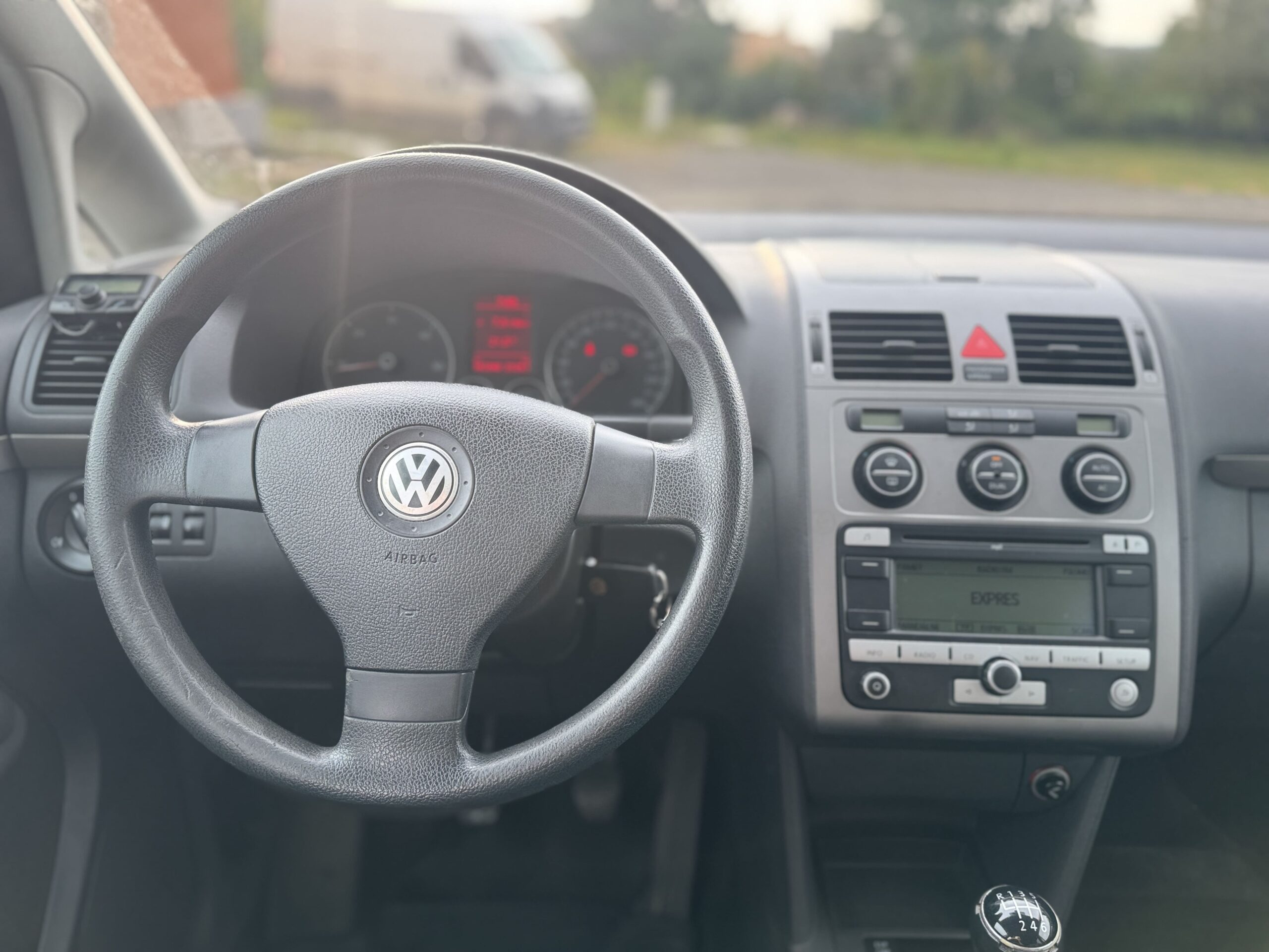 Volkswagen Touran 1.9TDi 77kW 2010 Po veľkom servise Aj na splátky už od: 18,84€ – Obrázok 9