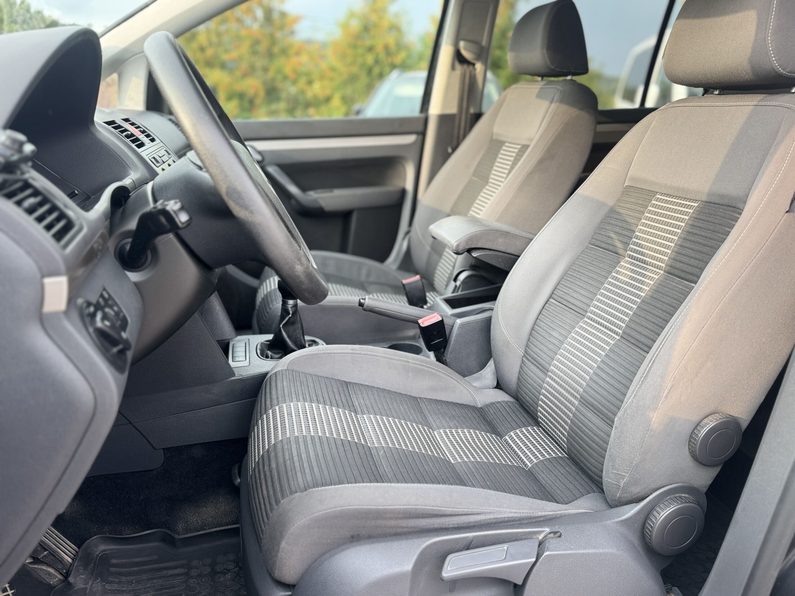 Volkswagen Touran 1.9TDi 77kW 2010 Po veľkom servise Aj na splátky už od: 18,84€ – Obrázok 7